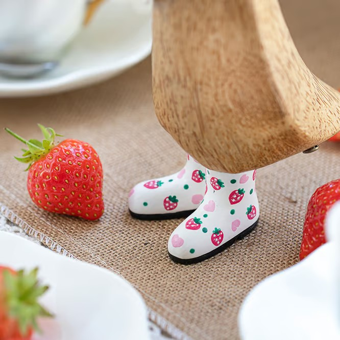 DCUK STRAWBERRY HEART BOOTS FRONT FACING FIGURE
