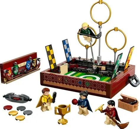 LEGO HARRY POTTER QUIDDITCH TRUNK PLAY SET