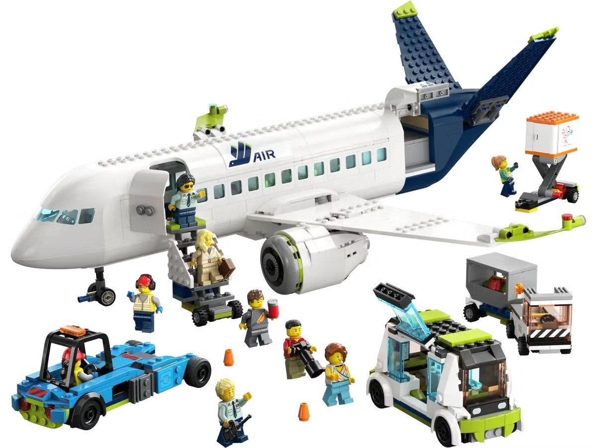 LEGO CITY PASSENGER AIRCRAFT