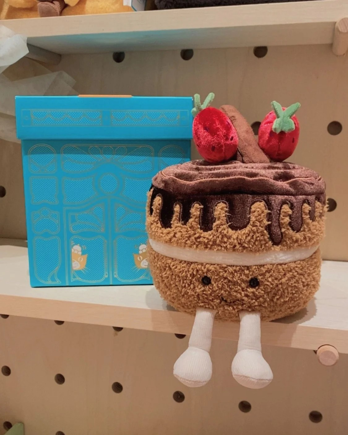GLACY CHOCOLATE CAKE