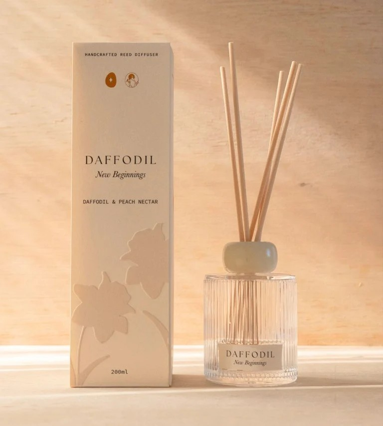 DAFFODIL NEW BEGINNINGS DAFFODIL AND PEACH REED DIFFUSER
