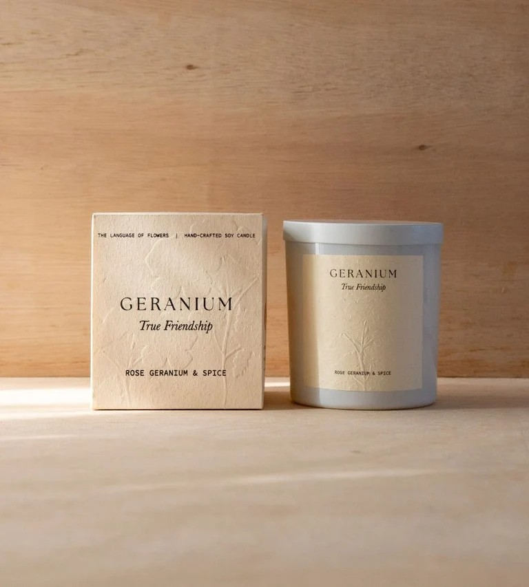 GERANIUM TRUE FRIENDSHIP ROSE GERANIUM AND SPICE 400GM CANDLE
