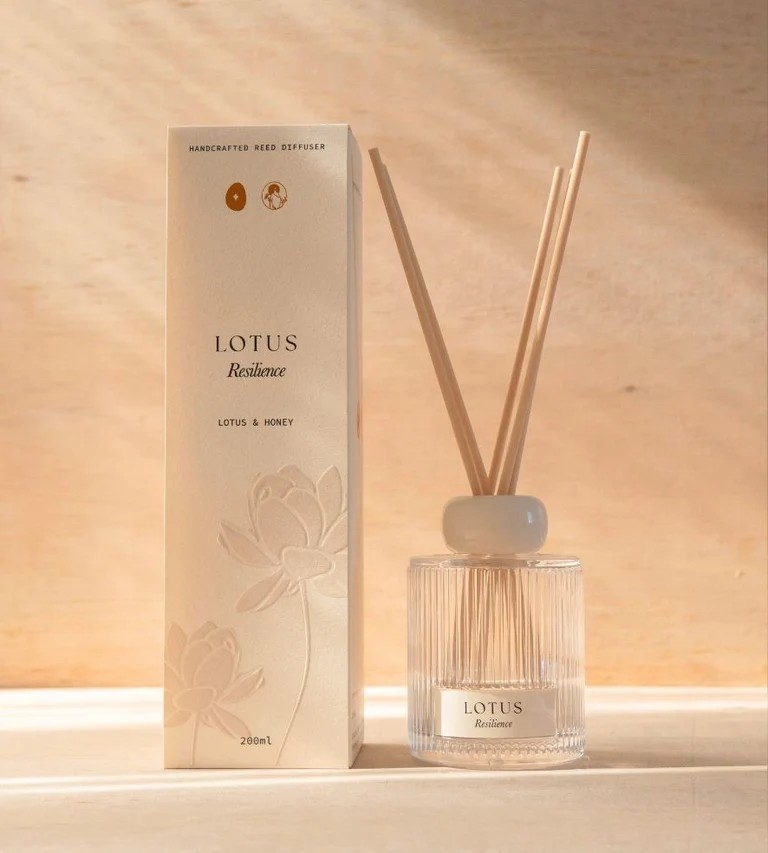 LOTUS RESILIENCE LOTUS AND HONEY REED DIFFUSER
