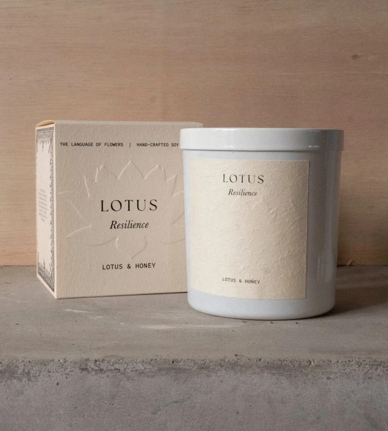 LOTUS RESILIENCE LOTUS AND HONEY CANDLE 400GM