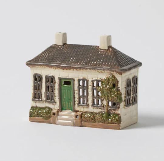 BRAMBLE COTTAGE TEALIGHT HOLDER