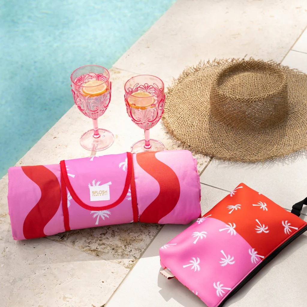 SUMMER WAVES PICNIC RUG PINK AND RED