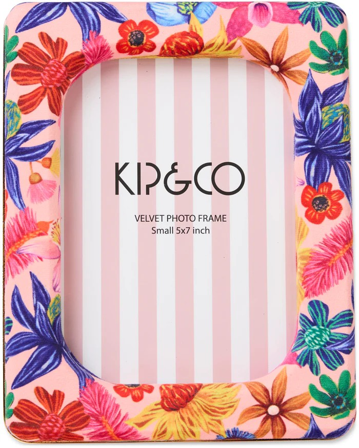 WILD FLOWERS IN BLOOM OVAL VELVET PHOTO FRAME